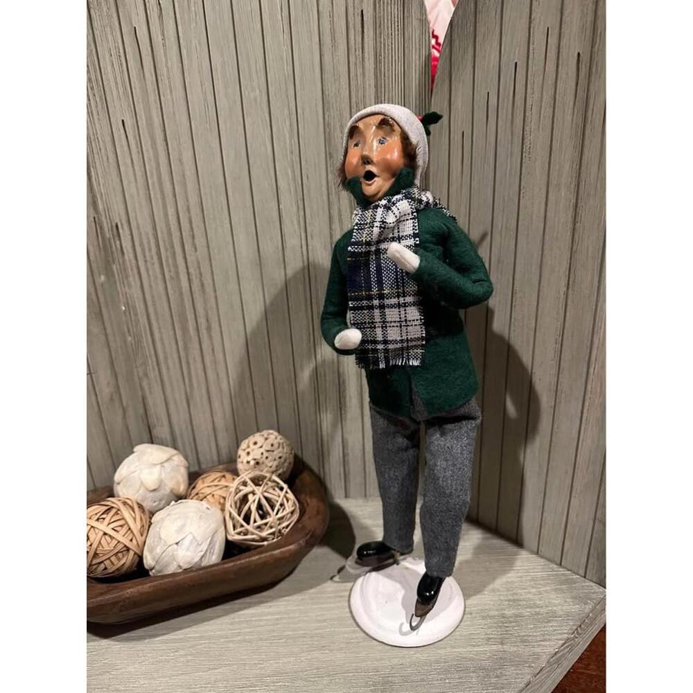 Vintage Byers’ Choice Skater Man Figurine  on base SIGNED 1991 (39/100) RARE!!